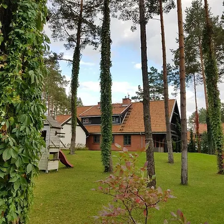 Dom Nad Jeziorem Semesterbostad *
