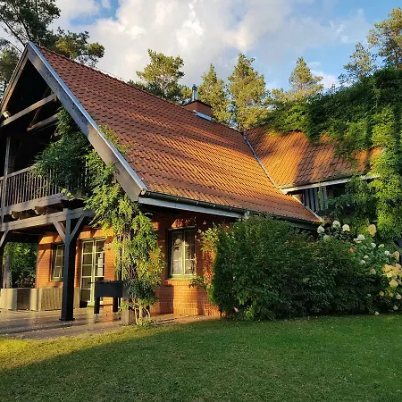 Dom Nad Jeziorem Ferienhaus