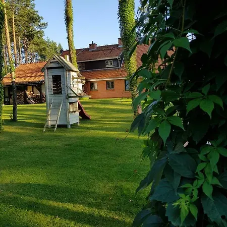 Dom Nad Jeziorem Ferienhaus *